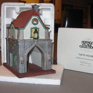 Dickens' Village Gate House (Event Piece)